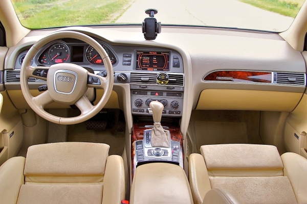 Audi A6 (С6)