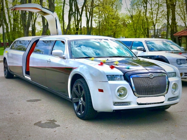 Лимузин Rolls Royce 300С