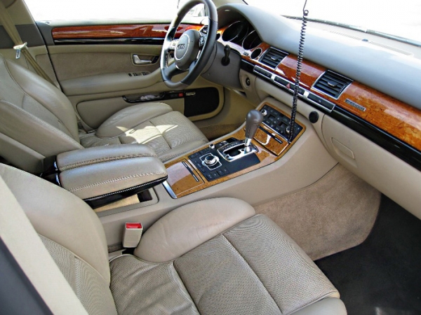Audi A8 (D3)