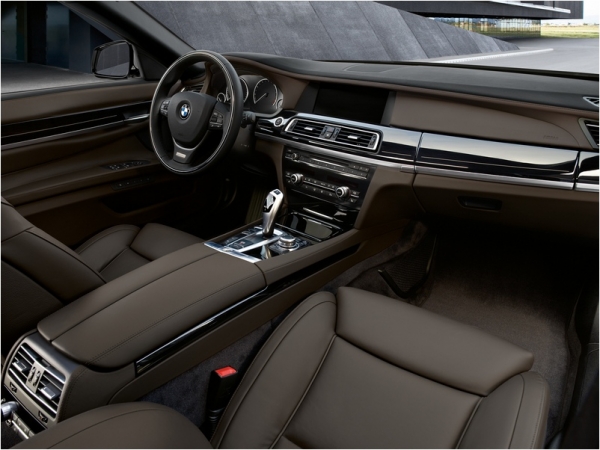 BMW 7-F01,F02