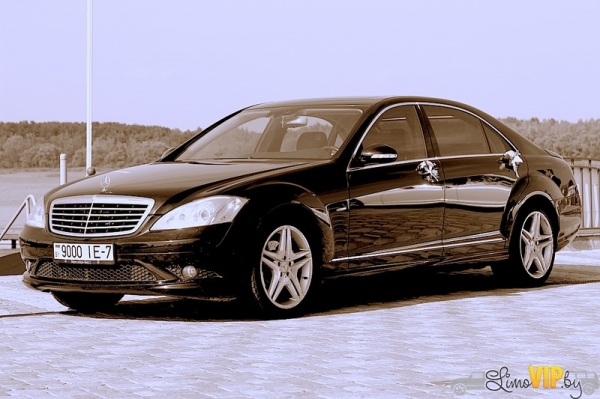 Mercedes W221 