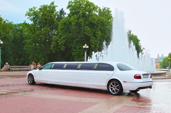Ягуар лимузин (Jaguar S-Type)