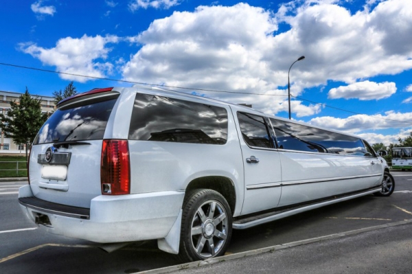 Cadillac Escalade Лимузин (Версаче)