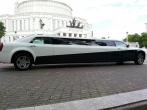Крайслер 300C черно-белый лимузин