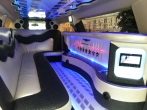 Крайслер 300C черно-белый лимузин