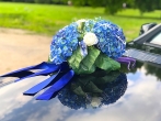 Композиция из гортензий и роз