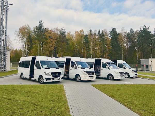 Микроавтобус Мерседес спринтер 2015